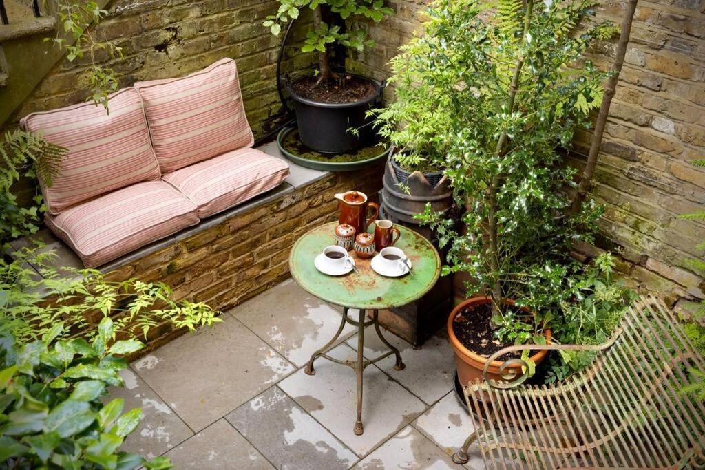 ロンドン Kings Cross, Self-Contained House & Private Gardenヴィラ エクステリア 写真