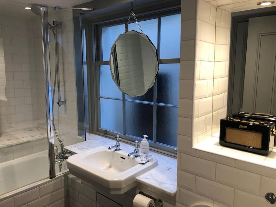ロンドン Kings Cross, Self-Contained House & Private Gardenヴィラ エクステリア 写真