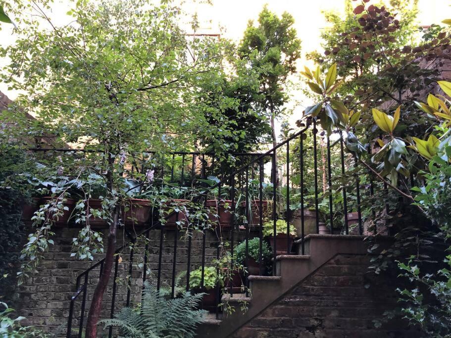 ロンドン Kings Cross, Self-Contained House & Private Gardenヴィラ エクステリア 写真