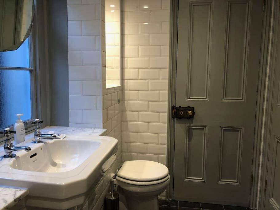 ロンドン Kings Cross, Self-Contained House & Private Gardenヴィラ エクステリア 写真
