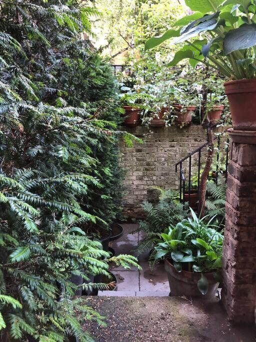 ロンドン Kings Cross, Self-Contained House & Private Gardenヴィラ エクステリア 写真